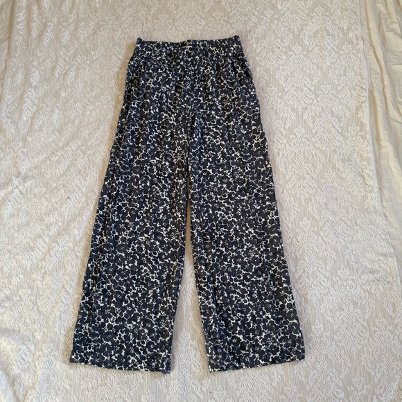 Marine Layer Allison trouser in light cheetah - Picture 2 of 10